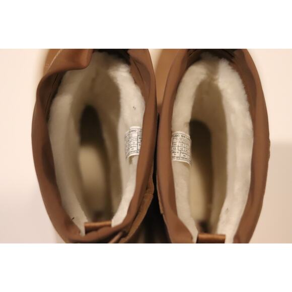 UGG Classic Short Weather Hybrid Boot Sz 13